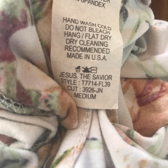 Reb & J Size M Bottom Tie Floral Top! - Picture 4 of 4